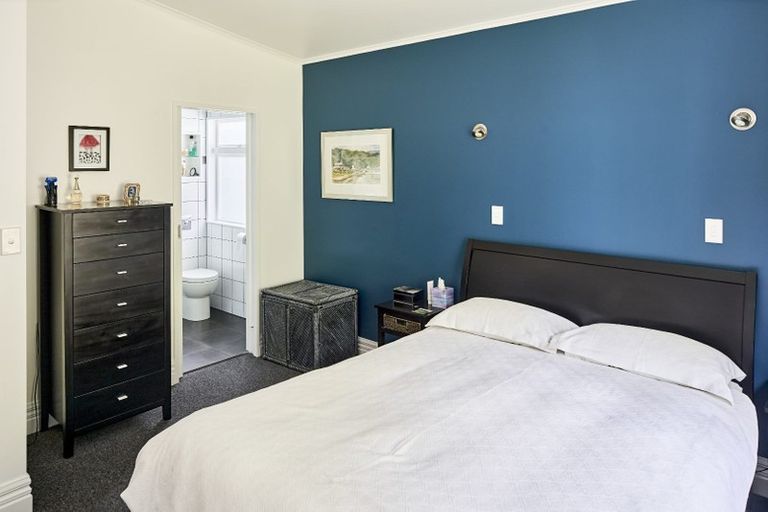 Photo of property in 31 Nikau Street, Eastbourne, Lower Hutt, 5013