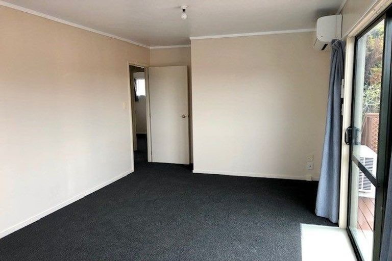 Photo of property in 1/12 Holiday Road, Stanmore Bay, Whangaparaoa, 0932