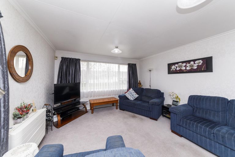 Photo of property in 24 Motuoapa Place, Kelvin Grove, Palmerston North, 4414