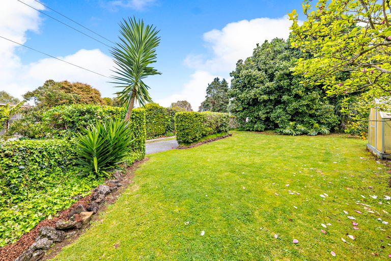 Photo of property in 17 Gollan Road, Mount Wellington, Auckland, 1072