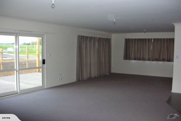 Photo of property in 27 Barry Curtis Place, Levin, 5510