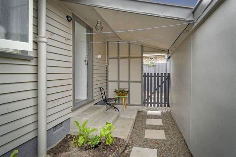 Photo of property in 24 Pembroke Street, Avondale, Christchurch, 8061