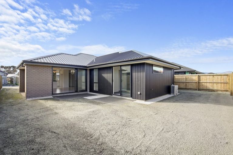 Photo of property in 6 Olearia Lane, Halswell, Christchurch, 8025