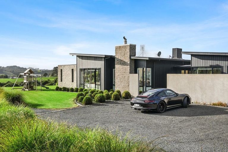 Photo of property in 458 Whitehills Road, Waitoki, Silverdale, 0994