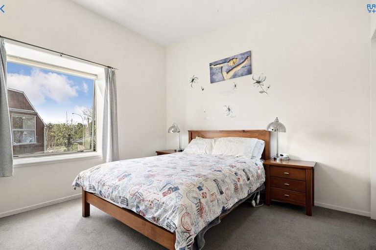Photo of property in 76c Edmonton Road, Henderson, Auckland, 0612