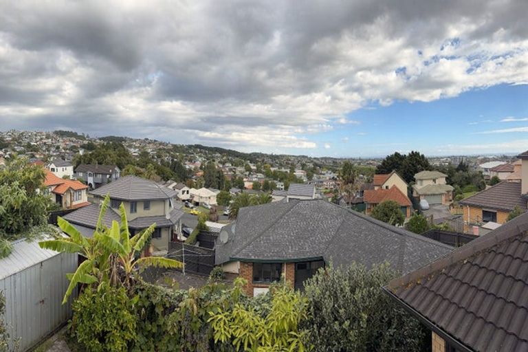 Photo of property in 7a Boeing Place, Goodwood Heights, Auckland, 2105