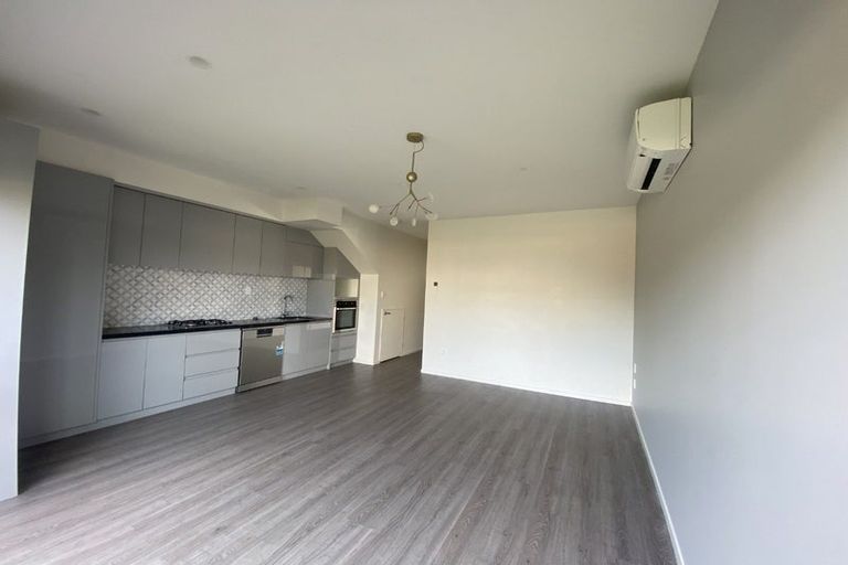 Photo of property in 8 Pasla Close, Papakura, 2110