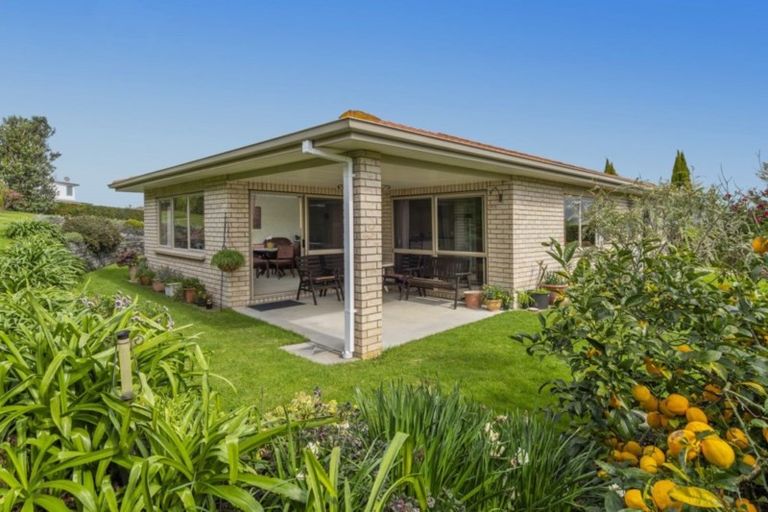 Photo of property in 15 Holyoake Terrace, Omokoroa, 3114