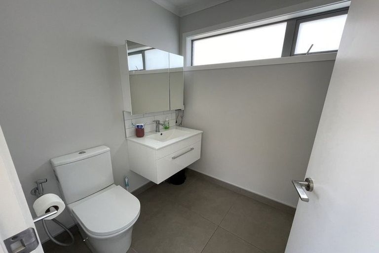 Photo of property in 60 Hokioi Drive, Kenepuru, Porirua, 5022