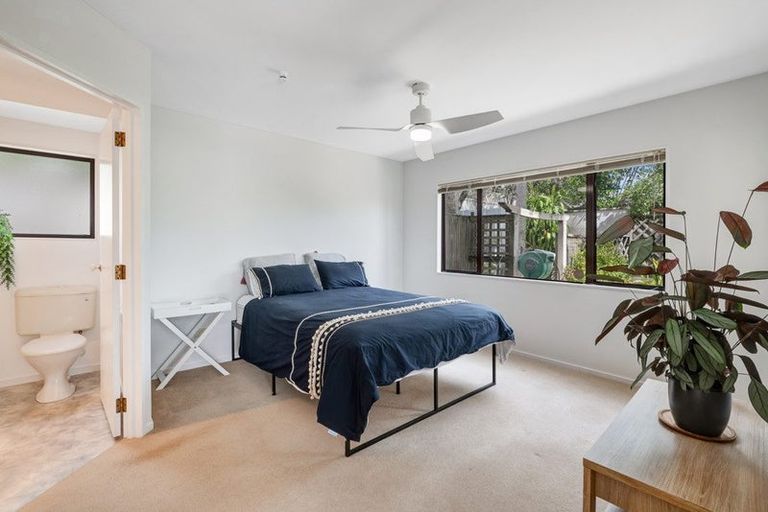 Photo of property in 19 Palmgreen Court, Stanmore Bay, Whangaparaoa, 0932