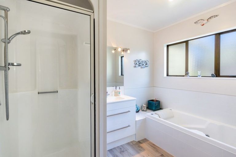 Photo of property in 33 Lakewood Drive, Nukuhau, Taupo, 3330