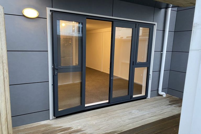 Photo of property in Pirie Street Townhouses, 3/35 Pirie Street, Mount Victoria, Wellington, 6011