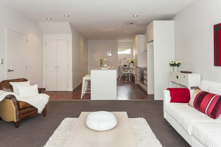 Photo of property in 32 Champion Street, Ranui, Porirua, 5024