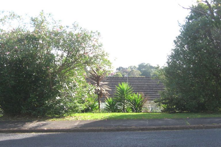 Photo of property in 2/18 Weldene Avenue, Glenfield, Auckland, 0629