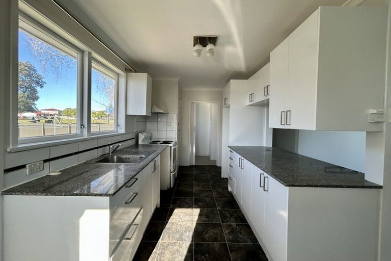 Photo of property in 123 Rowandale Avenue, Manurewa, Auckland, 2102