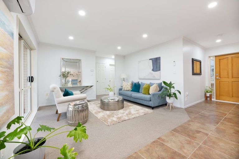 Photo of property in 38c Hetherington Road, Ranui, Auckland, 0612