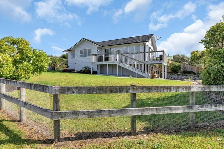 Photo of property in 26 Manaia View Road, One Tree Point, 0118