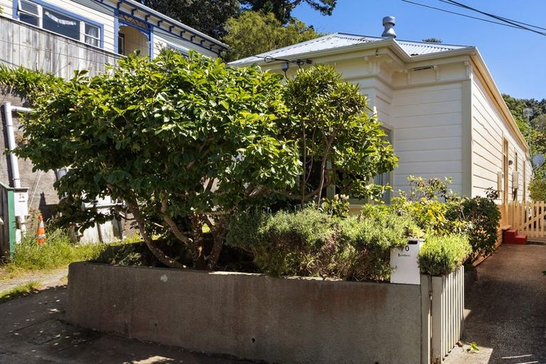 Photo of property in 70 Te Wharepouri Street, Berhampore, Wellington, 6023