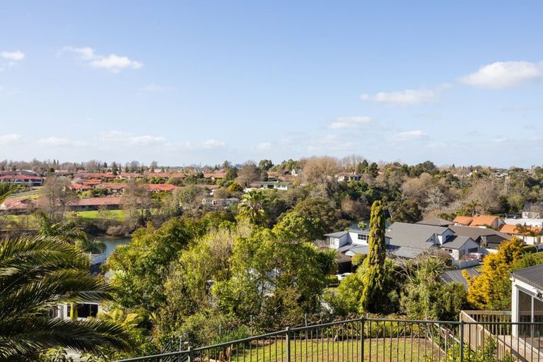 Photo of property in 100 Totara Drive, Pukete, Hamilton, 3200