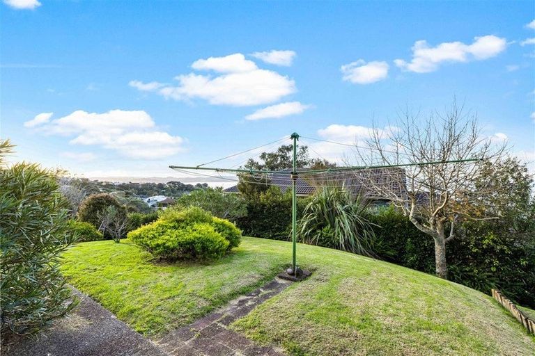 Photo of property in 14 Vipond Road, Stanmore Bay, Whangaparaoa, 0932