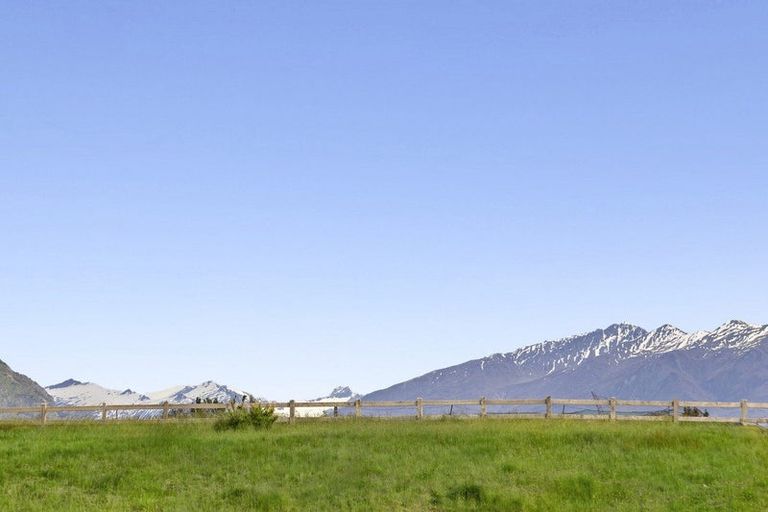 Photo of property in 15 Rubus Street, Wanaka, 9382