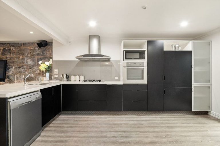 Photo of property in 2/81 Moray Place, Dunedin Central, Dunedin, 9016