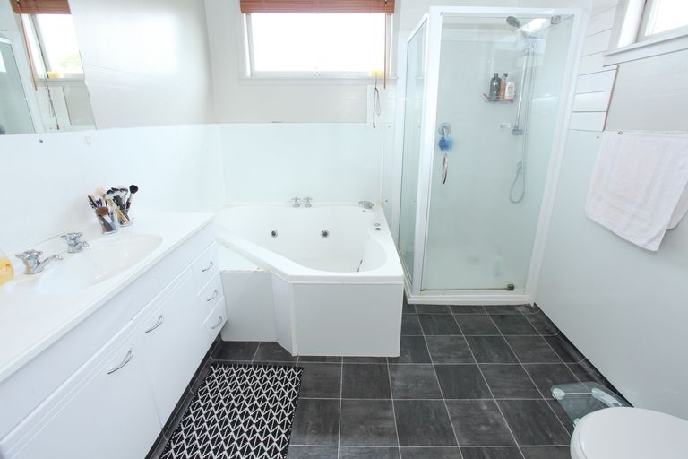 Photo of property in 57 Wainui Road, Raglan, 3225