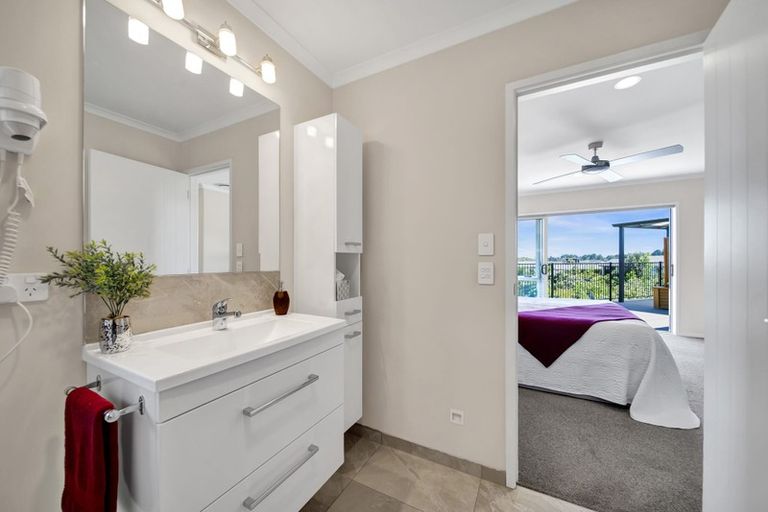 Photo of property in 5 Condor Crescent, Waiwhakaiho, New Plymouth, 4312