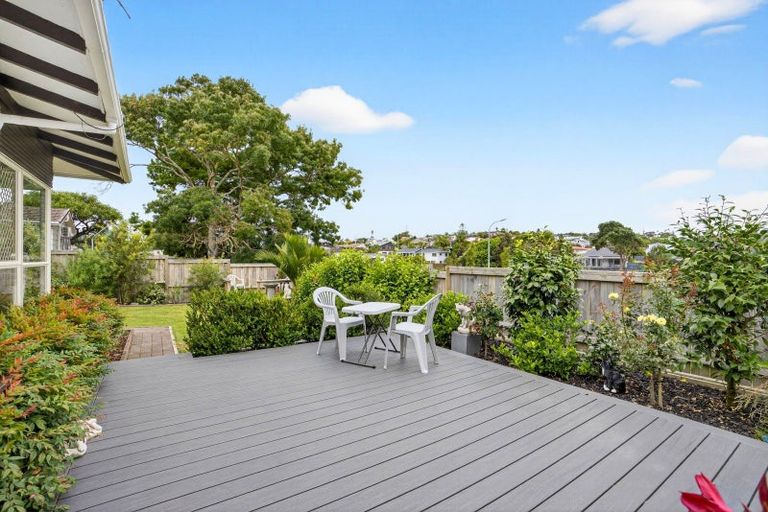 Photo of property in 29a Thorburn Avenue, Red Beach, 0932