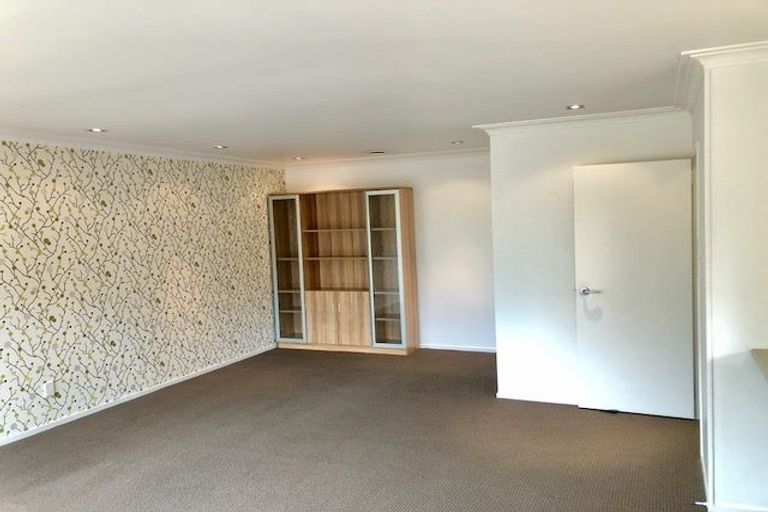 Photo of property in 2/32 Merani Street, Narrow Neck, Auckland, 0622