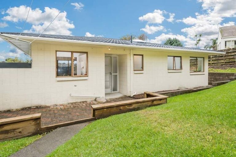 Photo of property in 1/14 Hollyhock Place, Browns Bay, Auckland, 0630