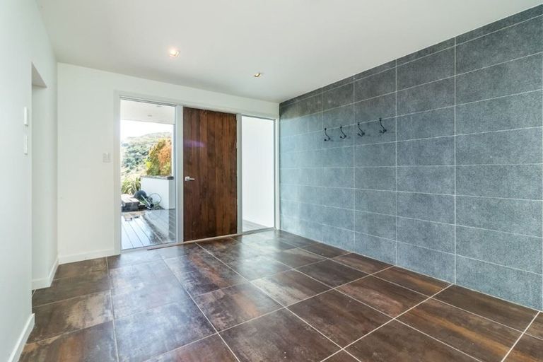 Photo of property in 9 Hyllton Heights, Lyttelton, 8082