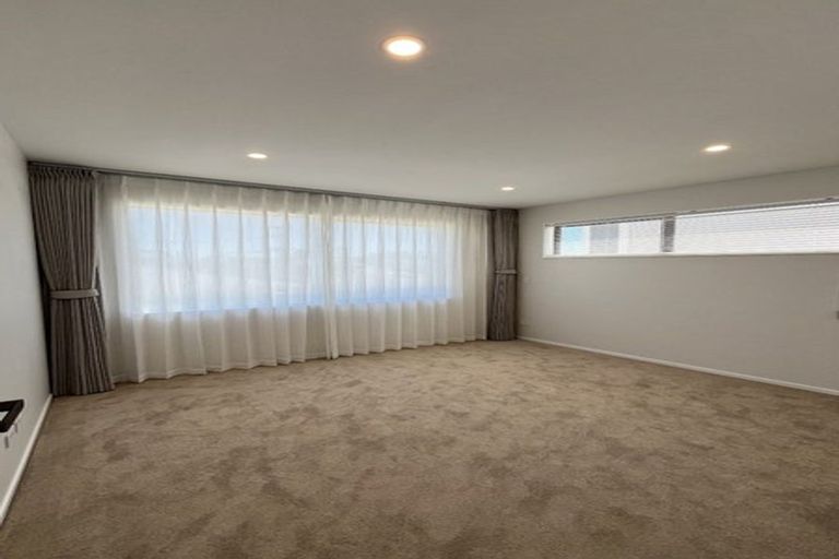 Photo of property in 130 Forrest Hill Road, Forrest Hill, Auckland, 0620