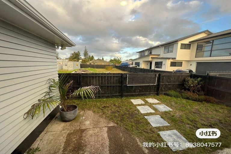 Photo of property in 71 Archibald Road, Kelston, Auckland, 0602