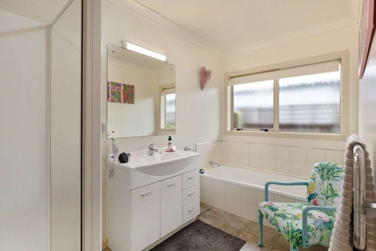 Photo of property in 22b Reeve Street, Levin, 5510