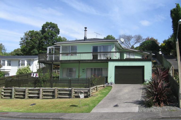 Photo of property in 2/70 Ayton Drive, Totara Vale, Auckland, 0629
