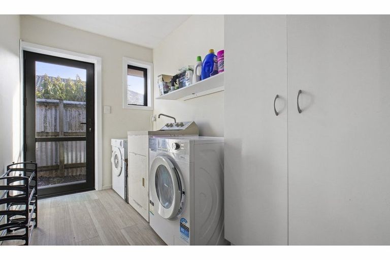 Photo of property in 2/69 Tyrone Street, Belfast, Christchurch, 8051