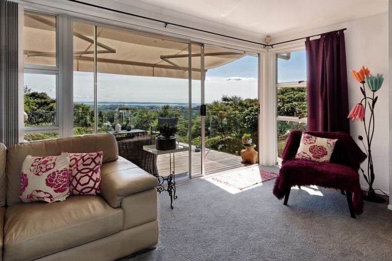 Photo of property in 191 Shaw Road, Oratia, Auckland, 0604