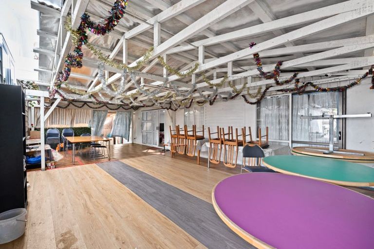 Photo of property in 6 Aden Place, Clendon Park, Auckland, 2103