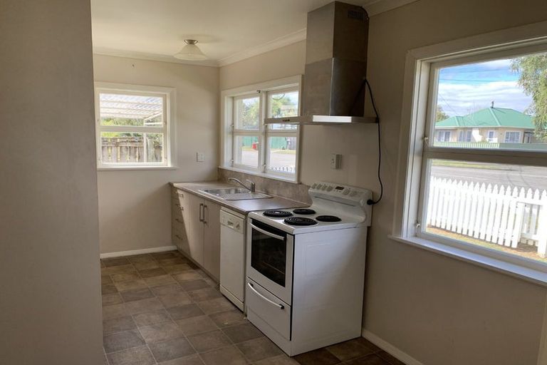 Photo of property in 10 Eton Place, Levin, 5510