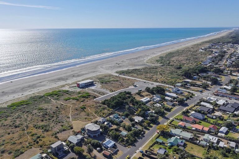 Photo of property in 105 Rua Avenue, Waitarere Beach, Levin, 5510