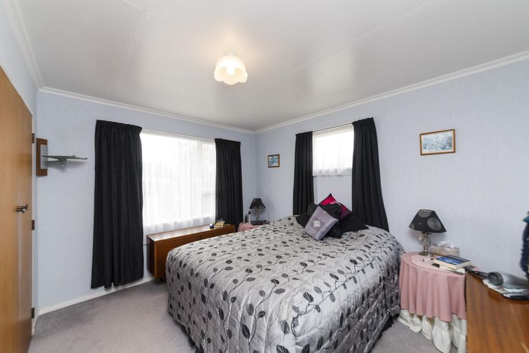 Photo of property in 24 Motuoapa Place, Kelvin Grove, Palmerston North, 4414