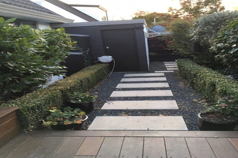 Photo of property in 2/52 Crofton Road, Harewood, Christchurch, 8051