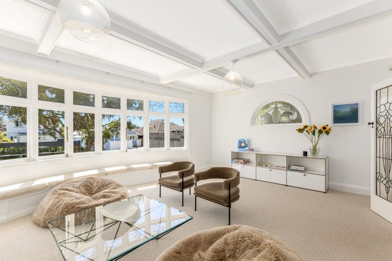 Photo of property in 103 Muritai Road, Eastbourne, Lower Hutt, 5013