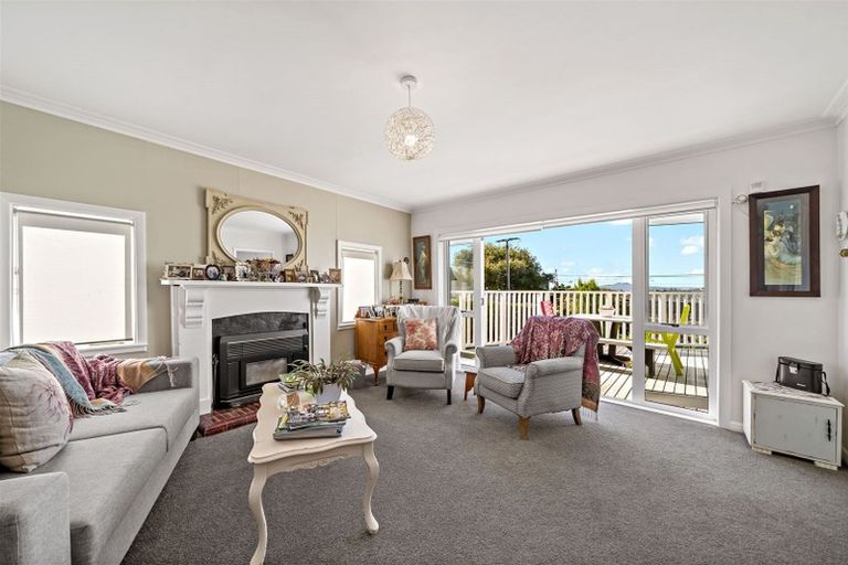 Photo of property in 52 Woodlands Crescent, Browns Bay, Auckland, 0630