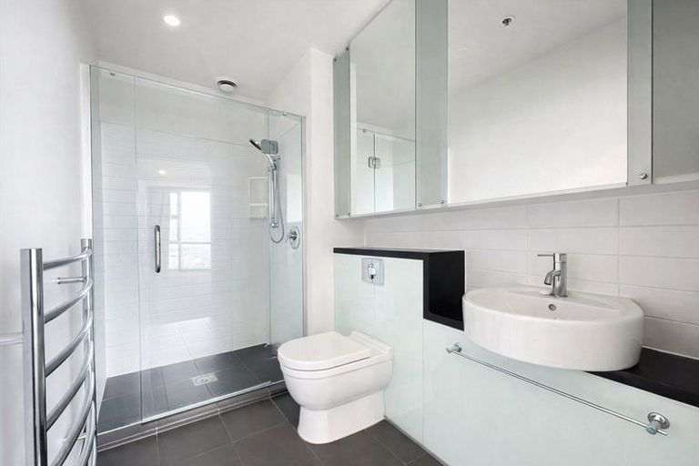 Photo of property in Summit Apartments, 28/184 Molesworth Street, Thorndon, Wellington, 6011