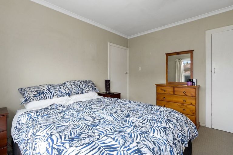 Photo of property in 28 Barnes Road, Redwood, Christchurch, 8051