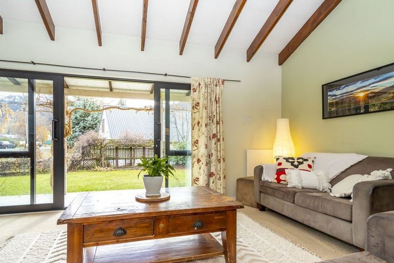 Photo of property in 4 Payne Place, Arrowtown, 9302