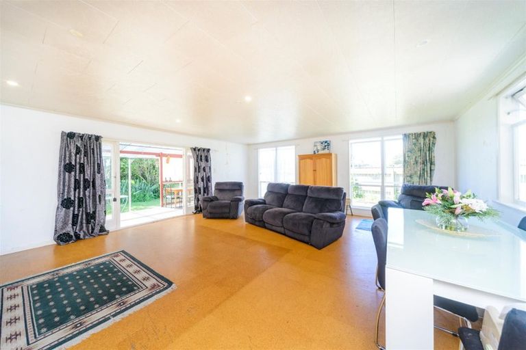 Photo of property in 100 Alexandra Street, Marton, 4710