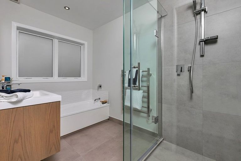 Photo of property in 1/4 Denby Lane, Northcote Point, Auckland, 0627